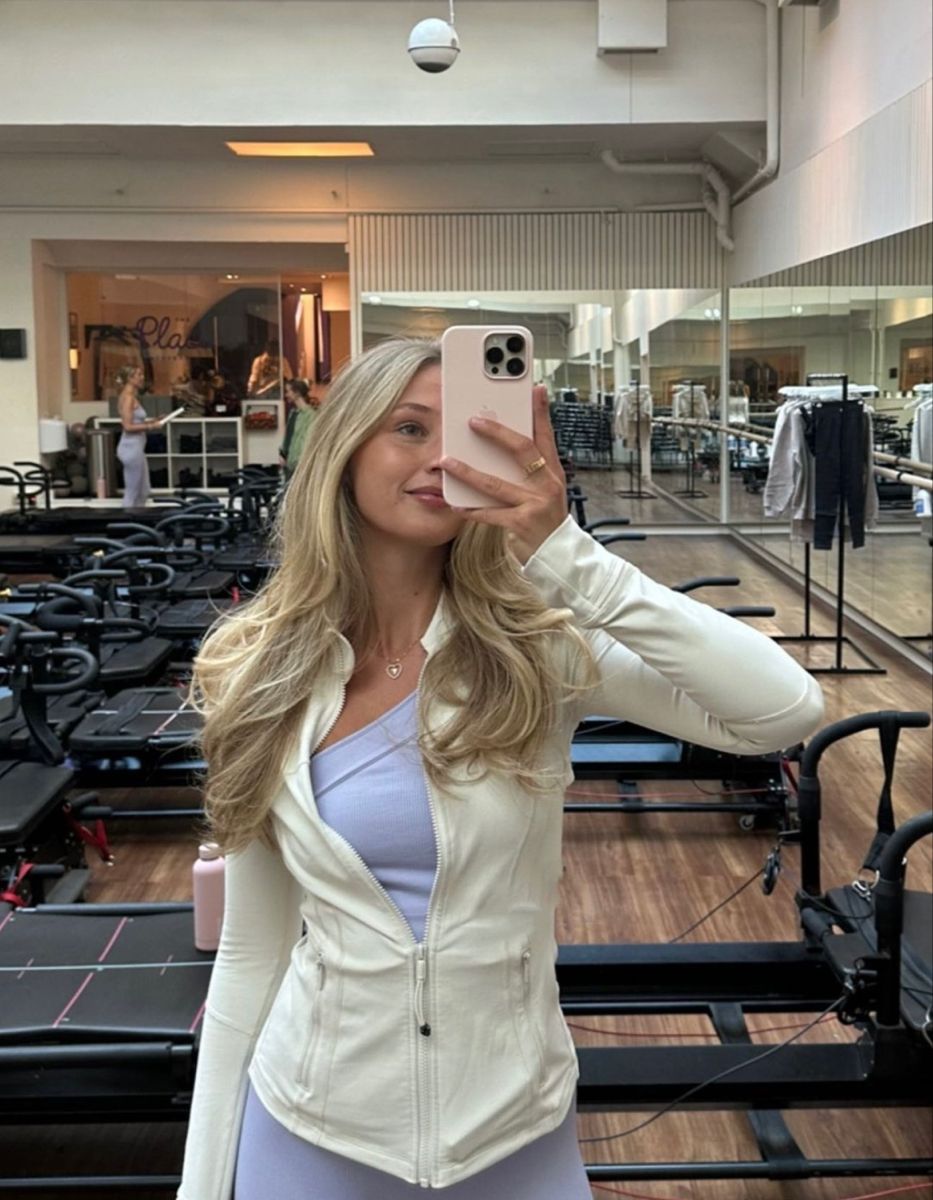 <em><strong>Emma .S</strong></em>